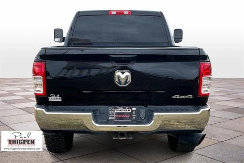 2022 RAM 3500 Tradesman Crew Cab 4x4 6'4' Box