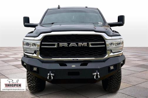 2022 RAM 3500 Tradesman Crew Cab 4x4 6'4' Box