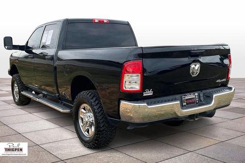 2022 RAM 3500 Tradesman Crew Cab 4x4 6'4' Box