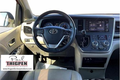 2019 Toyota Sienna SE