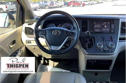 2019 Toyota Sienna SE