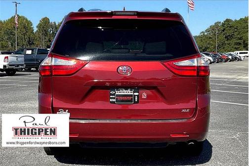 2019 Toyota Sienna SE