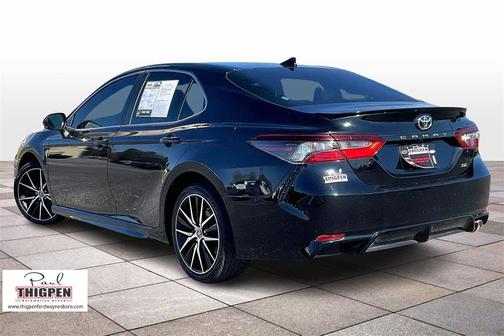 2022 Toyota Camry SE