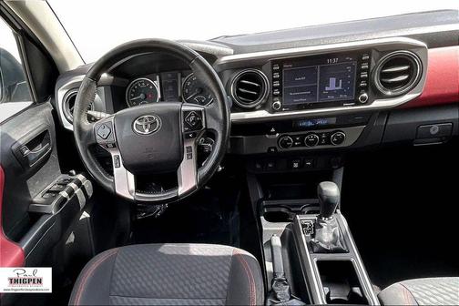 White 2022 Toyota Tacoma SR5