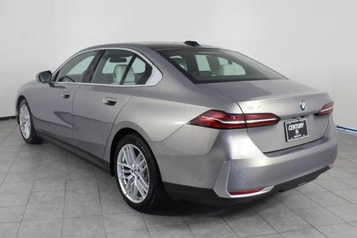 2024 BMW 540 i xDrive