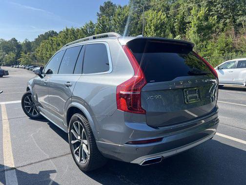 2016 Volvo XC90 T6 Momentum