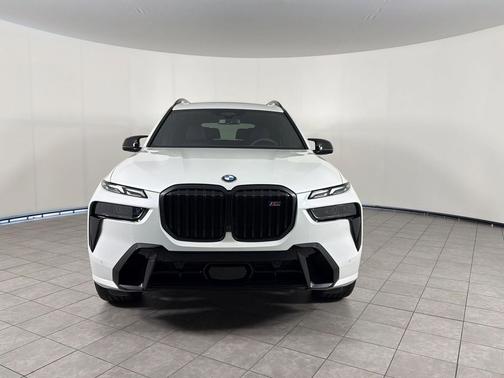 Mineral White Metallic 2027 BMW X7 M60i