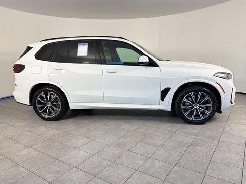 Alpine White 2024 BMW X5 sDrive40i