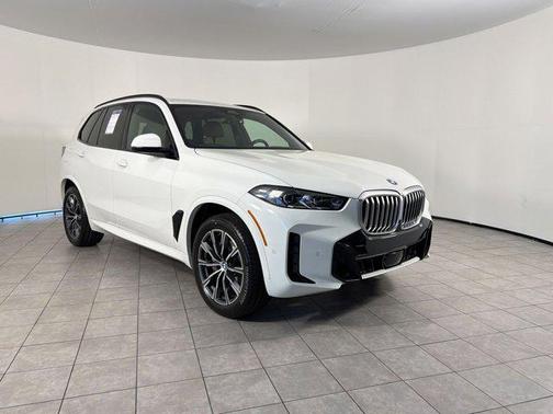 Alpine White 2024 BMW X5 sDrive40i