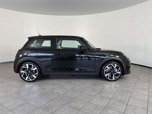 Midnight Black II Metallic 2026 MINI Hardtop Cooper