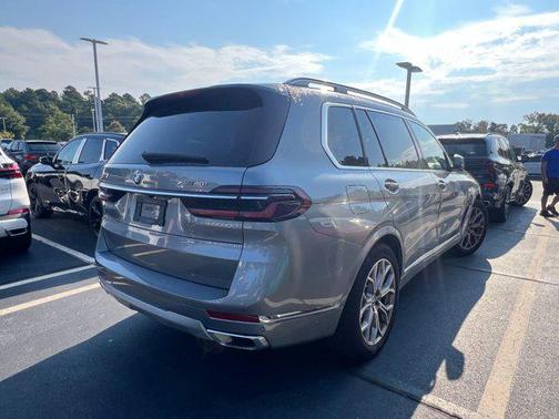 2025 BMW X7 xDrive40i