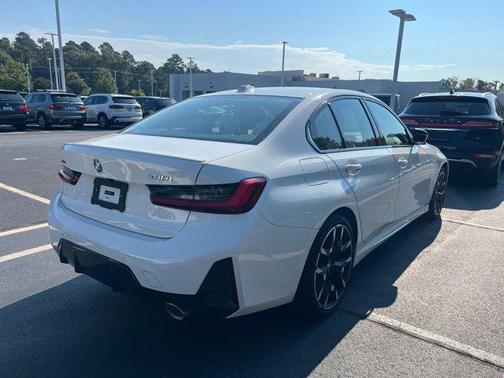 2025 BMW 330 i xDrive