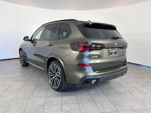 Manhattan Green Metallic 2026 BMW X5 xDrive40i