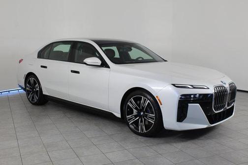 2025 BMW 750e i xDrive