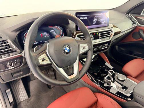 White 2025 BMW X4 xDrive30i