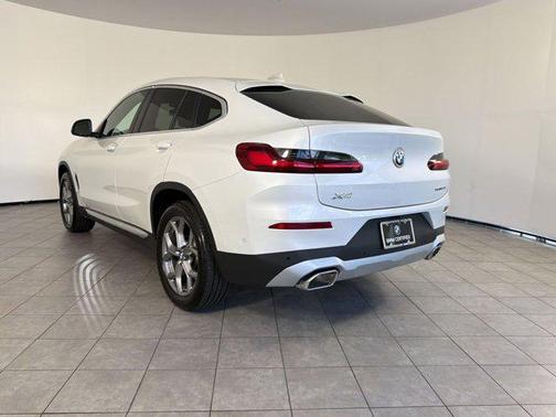White 2025 BMW X4 xDrive30i