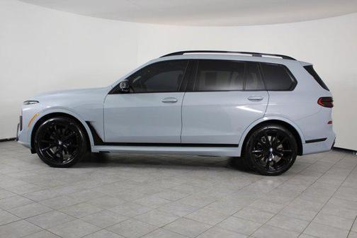 2025 BMW X7 M60i