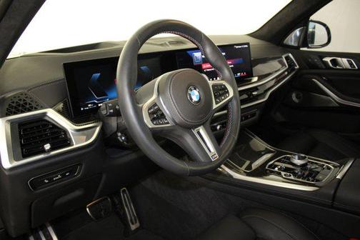 2025 BMW X7 M60i