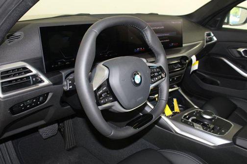 2025 BMW 330 i xDrive