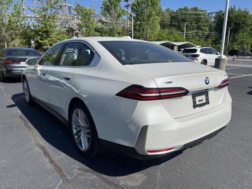 2025 BMW 540 i xDrive