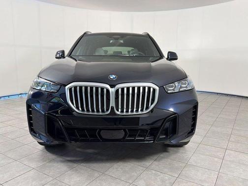 Carbon Black Metallic 2026 BMW X5 xDrive40i