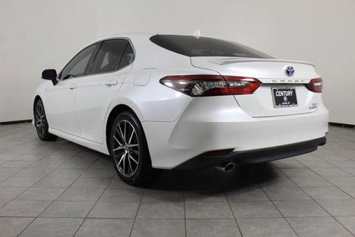2021 Toyota Camry Hybrid XLE