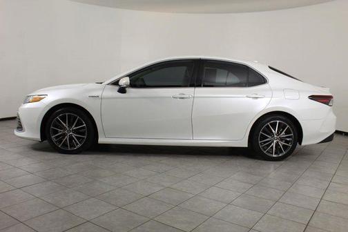 2021 Toyota Camry Hybrid XLE