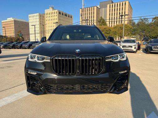 2021 BMW X7 M50i
