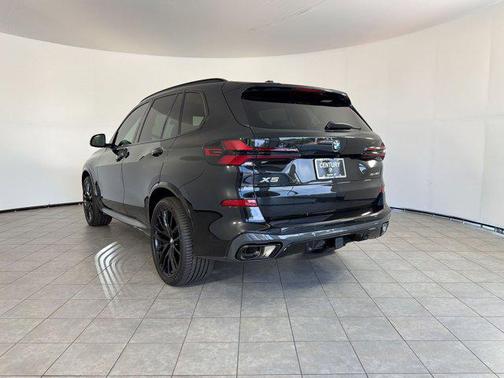 Black Sapphire Metallic 2026 BMW X5 xDrive40i