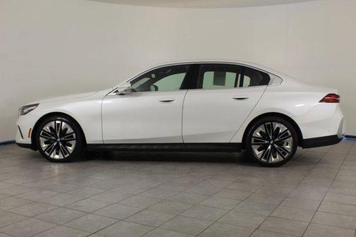 2025 BMW 540 i xDrive