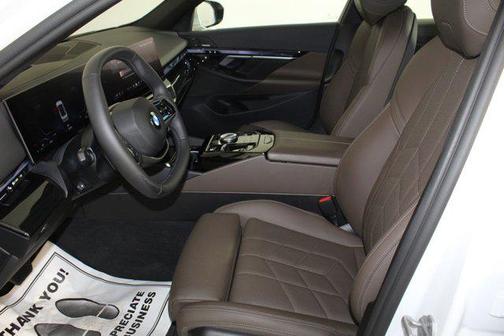 2025 BMW 540 i xDrive