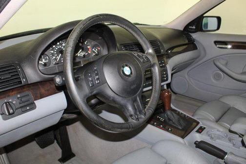 2002 BMW 325 325i