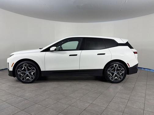 Alpine White 2023 BMW iX