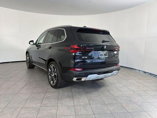 Black 2026 BMW X5 xDrive40i