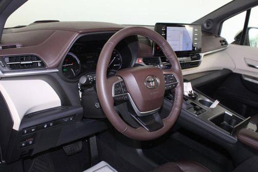2022 Toyota Sienna Platinum 7 Passenger