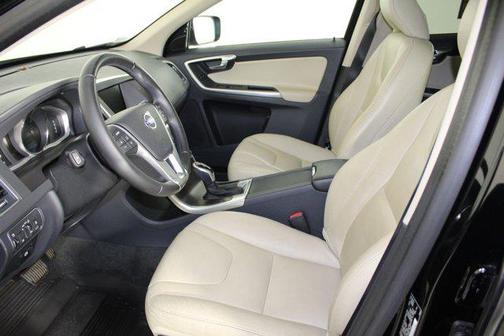 2016 Volvo XC60 T5 Drive-E Premier