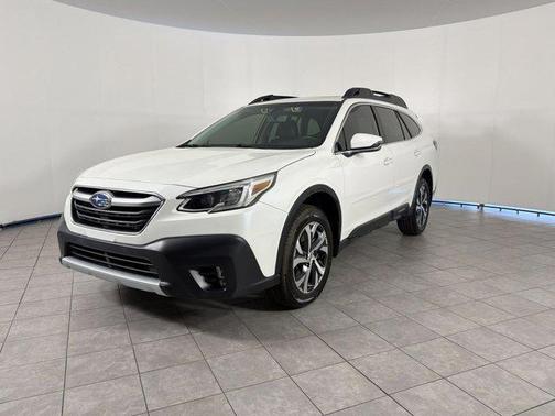 Crystal White Pearl 2021 Subaru Outback Limited XT