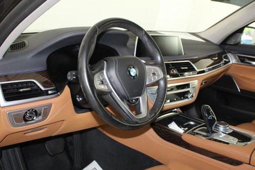 2022 BMW 750 i xDrive