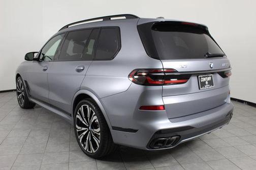 2025 BMW X7 M60i