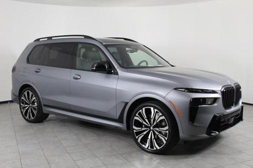 2025 BMW X7 M60i