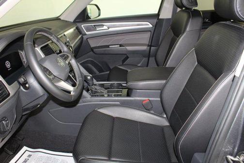 2023 Volkswagen Atlas 3.6L SE w/Technology