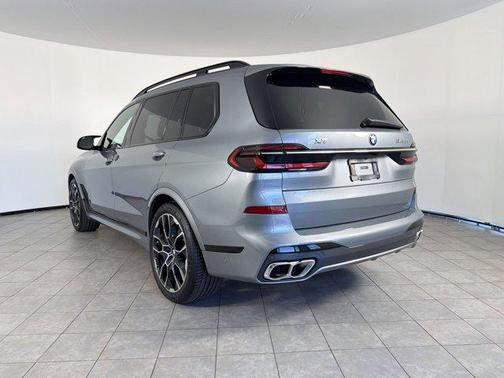 Gray 2025 BMW X7 M60i
