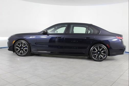 Carbon Black Metallic 2026 BMW i7 M70
