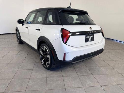 Nanuq White Metallic 2026 MINI Hardtop Cooper