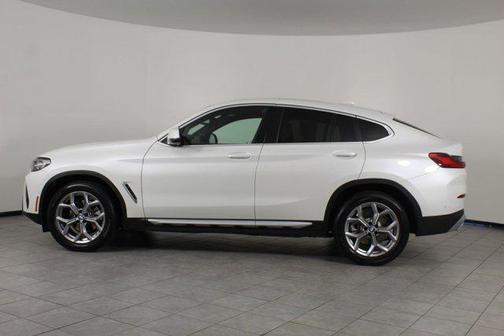 2025 BMW X4 xDrive30i