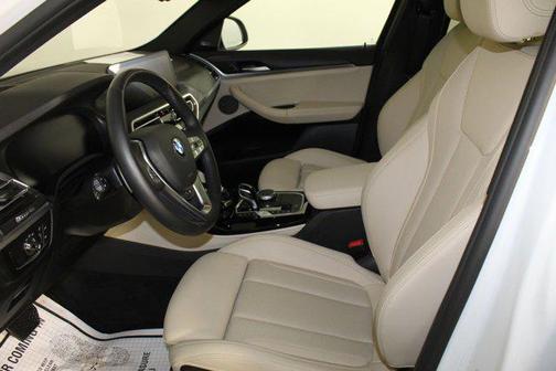 2025 BMW X4 xDrive30i