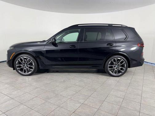 Black Sapphire Metallic 2026 BMW X7 M60i
