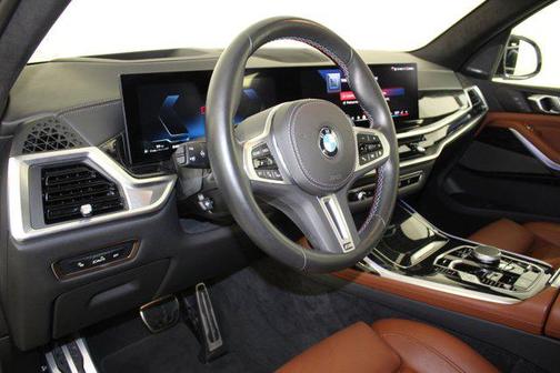 2024 BMW X7 M60i