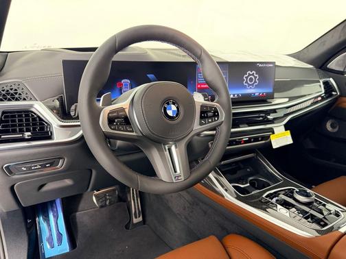 Dravit Grey Metallic 2027 BMW X7 M60i