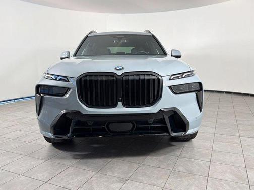 Gray 2026 BMW X7 xDrive40i
